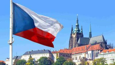Перспектива локдауна в Чехии спровоцировала огромные очереди на вакцинацию - news-front.info - Прага - Чехия