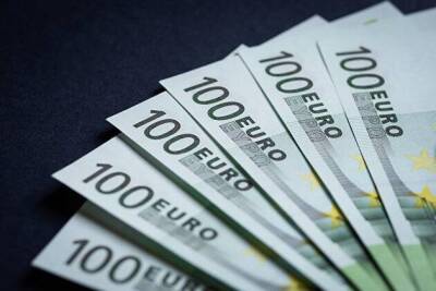 Курс евро снижается до 1,1276 доллара за евро под давлением роста заболеваемости COVID-19 в Европе - smartmoney.one - Москва - Сша - Австрия
