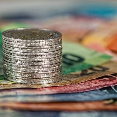 Евро дешевеет к доллару на опасениях по коронавирусу в Европе - radiomayak.ru - Сша - Евросоюз