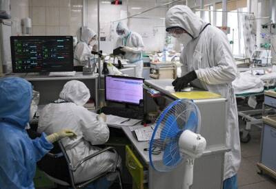 Оперштаб: в РФ минимальные с октября почти 35,7 тыс. случаев COVID-19, 1 тыс. 241 умерший - interfax-russia.ru - Россия