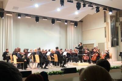 В Мурманске состоялся концерт филармонического оркестра под управлением Дмитрия Полякова - murmansk.mk.ru - Мурманск