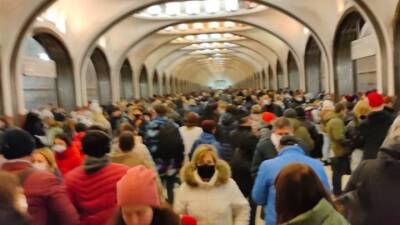Более 1,8 тысячи человек без QR-кодов не пустили в электротранспорт Казани за день - vm.ru - Казань
