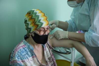 Пожилые петербуржцы могут получить денежные выплаты за вакцинацию от COVID-19 - spb.mk.ru - Санкт-Петербург