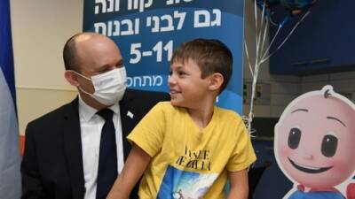 Беннет отвел 9-летнего сына на прививку: "Вакцина защищает Израиль" - vesty.co.il - Сша - Израиль