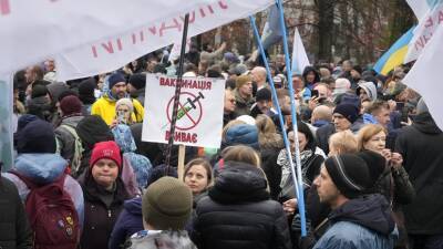 Виктор Ляшко - В Киеве проходит митинг противников обязательной вакцинации - russian.rt.com - Украина - Киев