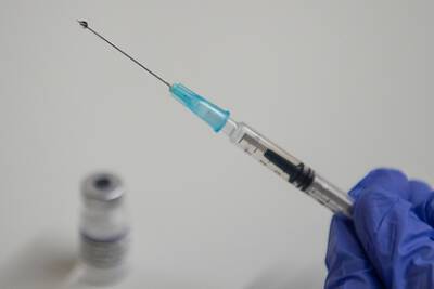 Владимир Путин - Путин поручил работать над вакцинами от COVID-19 для детей с двух лет - lenta.ru - Россия - Китай