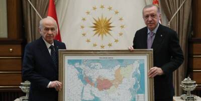 Фото Эрдогана с картой Сибири в составе Турции возмутило россиян - yur-gazeta.ru - Россия - Турция