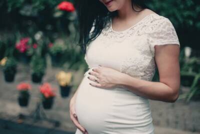 Ученые рассказали о влиянии коронавируса у беременных на психику младенца - mk.ru