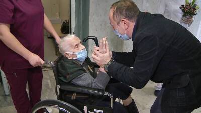 В России 103-летняя пациентка победила коронавирус - tvc.ru - Россия