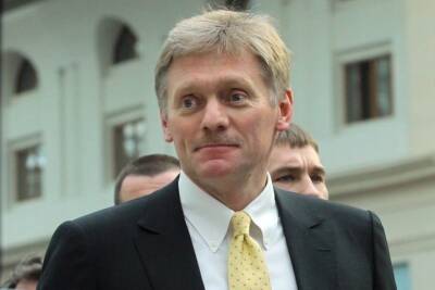 Дмитрий Песков - Песков: желающих выжить в пандемию больше, чем противников ограничений - mk.ru - Россия