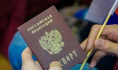 Споры о QR-кодах отодвинут введение цифровых паспортов для россиян - eadaily.com