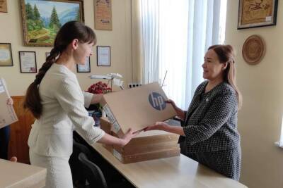 У рамках проєкту «Ноутбук кожному вчителю» доставлено вже 20 тис. комп’ютерів у 11 областях України (середня вартість ноутбука — 17,8 тис. грн) - itc.ua - Украина
