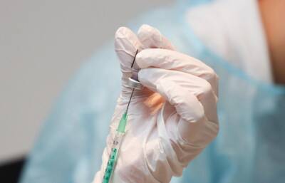 Россияне вдвое чаще стали делать прививки от коронавируса в частных клиниках - afanasy.biz - Россия