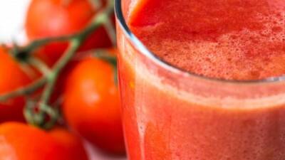 Диетолог Бурляева рекомендовала пить томатный сок при коронавирусе - inforeactor.ru