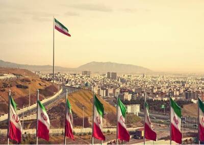 В Иране массовые протесты переросли в жесткие столкновения и мира - cursorinfo.co.il - Иран