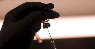Бустерную вакцину от Covid-19 в Латвии получили около 60 700 человек - rus.delfi.lv - Латвия