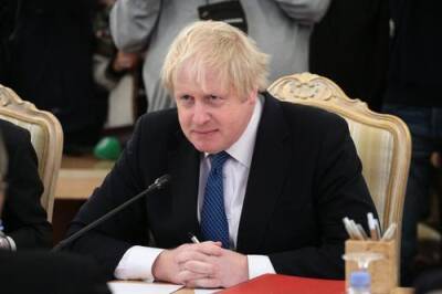Борис Джонсон - Борис Джонсон: Великобритания ужесточает правила въезда в страну из-за риска распространения штамма коронавируса «омикрон» - argumenti.ru - Англия