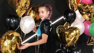 «Сегодня можно все»: внучка Веры Глаголевой с размахом отметила 15-летие - 5-tv.ru