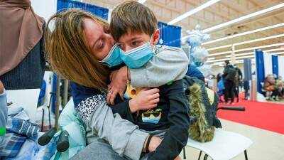 Александр Гинцбург - Гинцбург назвал преступлением отказ родителей от вакцинации детей - iz.ru - Россия - Израиль