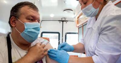 Почти 100 тысяч украинцев полностью вакцинировались за субботу - dsnews.ua - Украина