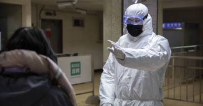 Власти Индонезии запретили въезд из восьми стран Африки из-за нового штамма коронавируса - dsnews.ua - Украина - Мозамбик - Индонезия - Гонконг - Юар - Нигерия - Зимбабве - Лесото - Намибия - Ботсвана