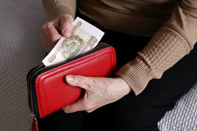 Россияне рассказали о прибавке к зарплате во время пандемии - lenta.ru