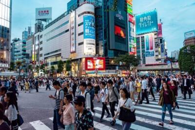 Фумио Кисида - Япония ограничит въезд иностранцев из-за нового штамма COVID - aif.ru - Япония
