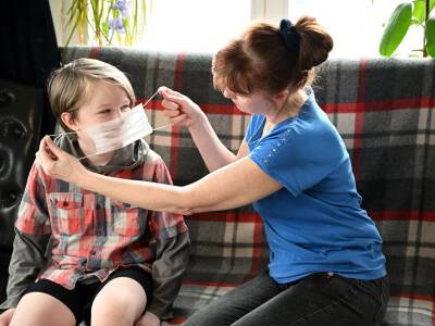 В Англии детей с седьмого класса обязали носить маски в общественных местах из-за штамма "Омикрон" - gordonua.com - Украина - Англия