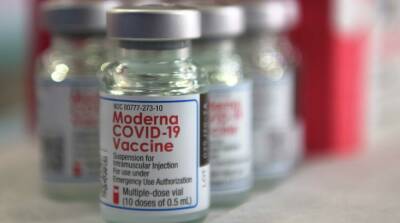 Пол Бертон - В Moderna рассказали, когда планируют выпустить вакцину от нового штамма коронавируса - ru.slovoidilo.ua - Украина
