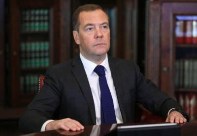Дмитрий Медведев - Медведев констатировал дефицит рабочей силы в ряде отраслей экономики РФ из-за коронавируса - interfax-russia.ru - Россия