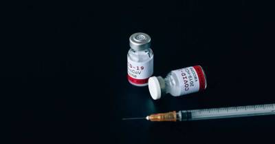 «Заболела COVID-19 после прививки и молюсь, чтобы меня не оштрафовали»: история вакцинированного человека - skuke.net
