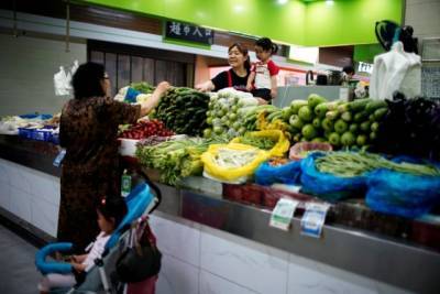 В Китае начинаются панические закупки продуктов: полки супермаркетов пустеют - enovosty.com - Китай