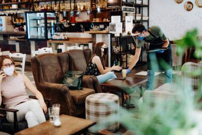 Рейды по соблюдению COVID-ограничений провели в Выборге - mk.ru