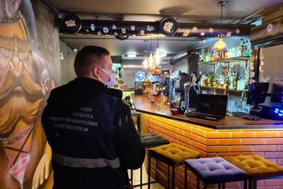 В ходе ночных рейдов в Петербурге обнаружили 11 баров, не соблюдавших антиковидные меры - spb.mk.ru - Санкт-Петербург