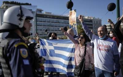 Медработники Греции протестуют против обязательной COVID-вакцинации - korrespondent.net - Украина - Греция