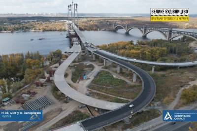 На вантовом мосту в Запорожье установили ещё одну секцию - inform.zp.ua - Украина - Запорожье