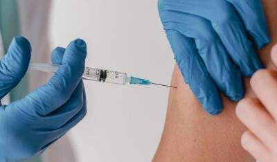 В Австрии за отказ от вакцинации против коронавируса будут штрафовать на 3600 евро - og.ru - Австрия