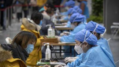 В Китае более 1,1 миллиарда человек завершили полную вакцинацию от COVID-19 - russian.rt.com - Китай