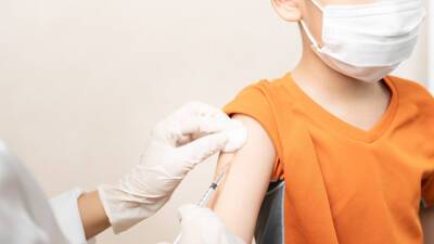 Во Франции рекомендовали вакцинировать детей из групп риска от COVID-19 - mir24.tv - Франция - Евросоюз