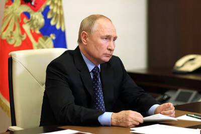 Владимир Путин - Путин усомнился в темпах восстановления мировой экономики из-за омикрон-штамма - lenta.ru - Россия
