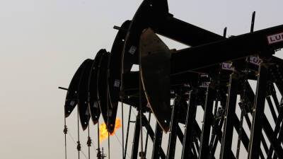 Цена нефти Brent опустилась ниже $70 впервые с 24 августа - russian.rt.com - Сша