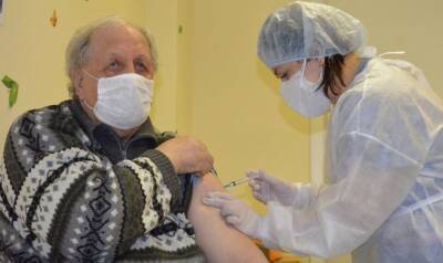 На Ямале от COVID-19 привили все категории населения округа, рекомендованные к вакцинации - znak.com - округ Янао