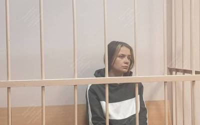 Девушка в трусах на фоне Исаакиевского собора привлекла внимание полиции - yur-gazeta.ru - Санкт-Петербург - Москва