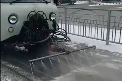 В мэрии Новосибирска прокомментировали ролик с поливкой тротуаров в мороз -10 - novos.mk.ru - Новосибирск
