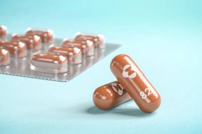Великобритания одобрила использование таблеток для лечения COVID-19 - vchaspik.ua - Украина - Сша - Англия