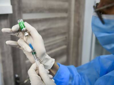 Более 11 млн украинцев получили первую дозу COVID-вакцины - gordonua.com - Украина