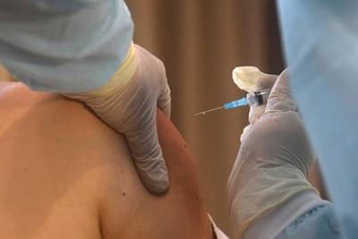 Эффективность вакцин против коронавируса снизилась - lenta.ru - Сша