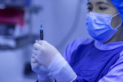 Коллективный иммунитет против коронавируса в России достиг 48% - aif.ru - Россия