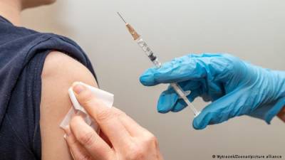 В Латвии будет полагаться компенсация за ущерб здоровью после прививки от COVID-19 - obzor.lt - Латвия