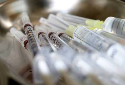 В Сосновом Бору на 2 дня развернули дополнительный мобильный пункт вакцинации - online47.ru